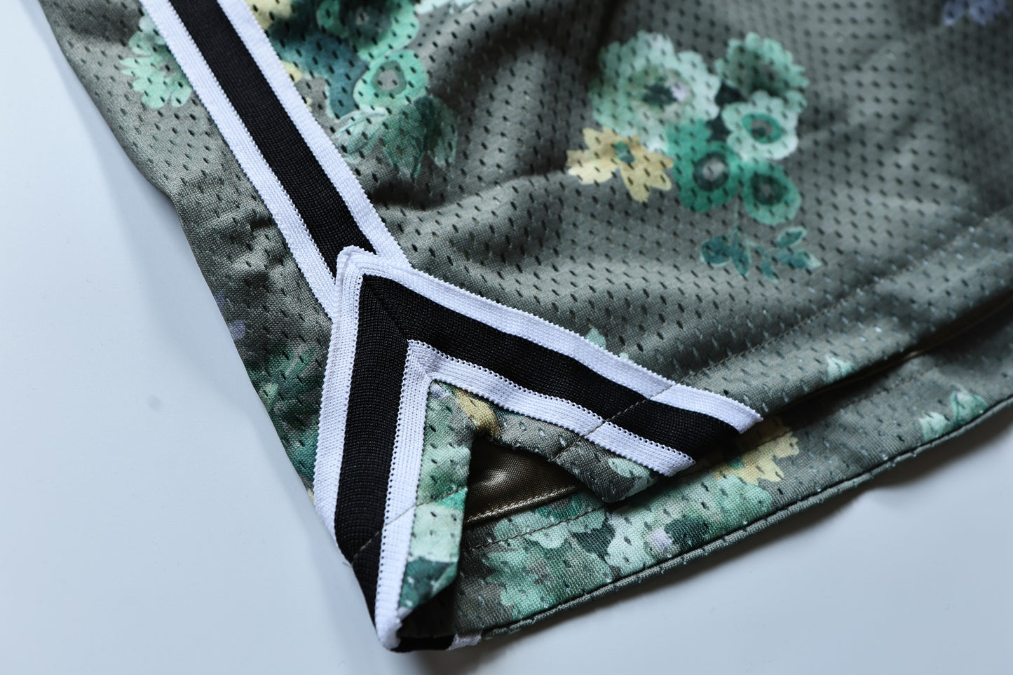 JOHN ELLIOTT CAMO BLOOM RIVALRY SHORTS