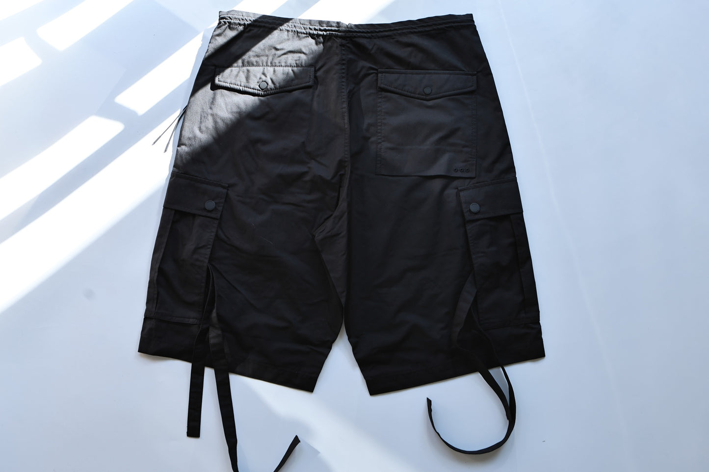MAHARISHI 4036 ORIGINAL CARGO LOOSE SNOSHORTS BLACK
