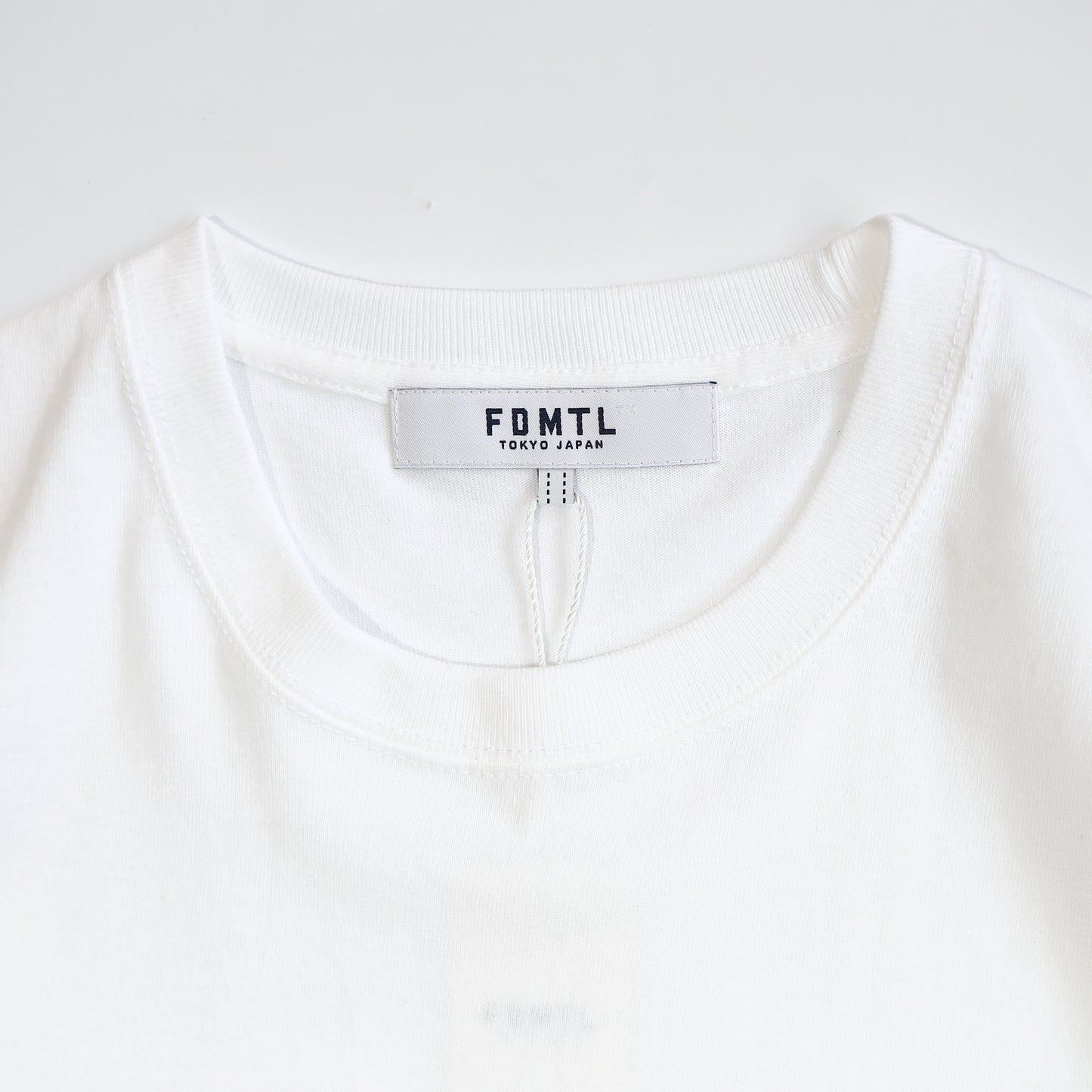 FDMTL FA25/TE18 LOGO TEE WHITE