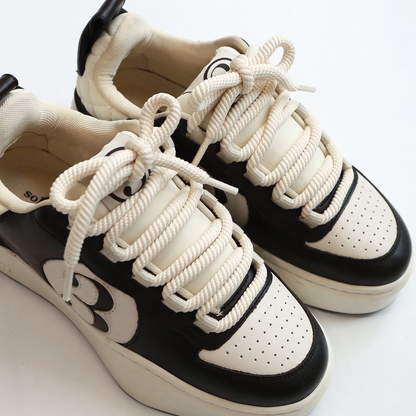 SOL3MATES 320 SNEAKER-BLACK WHITE