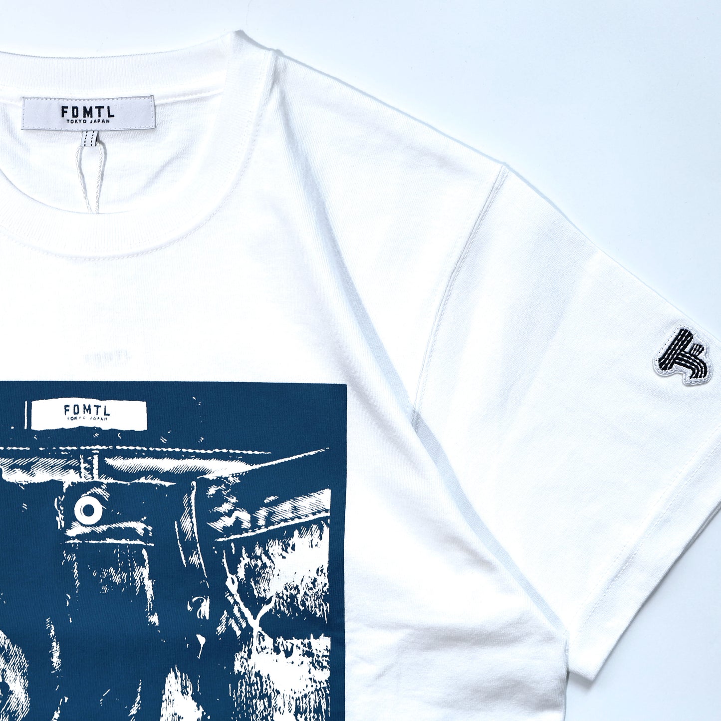 FDMTL FA24/TE35 DENIM PRINT TEE WHITE