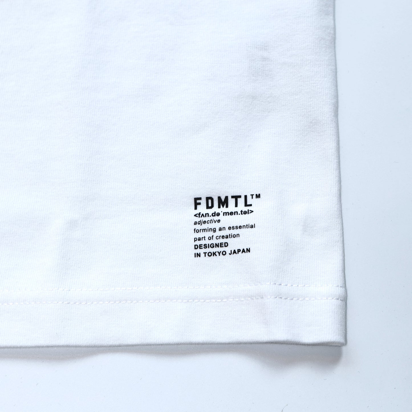 FDMTL FA24/TE35 DENIM PRINT TEE WHITE