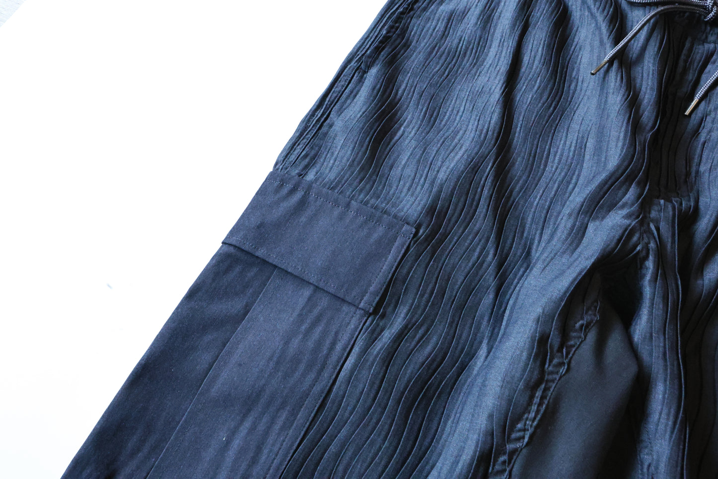 FDMTL 24FA FA24/PN15 PLEATED CARGO PANTS NAVY