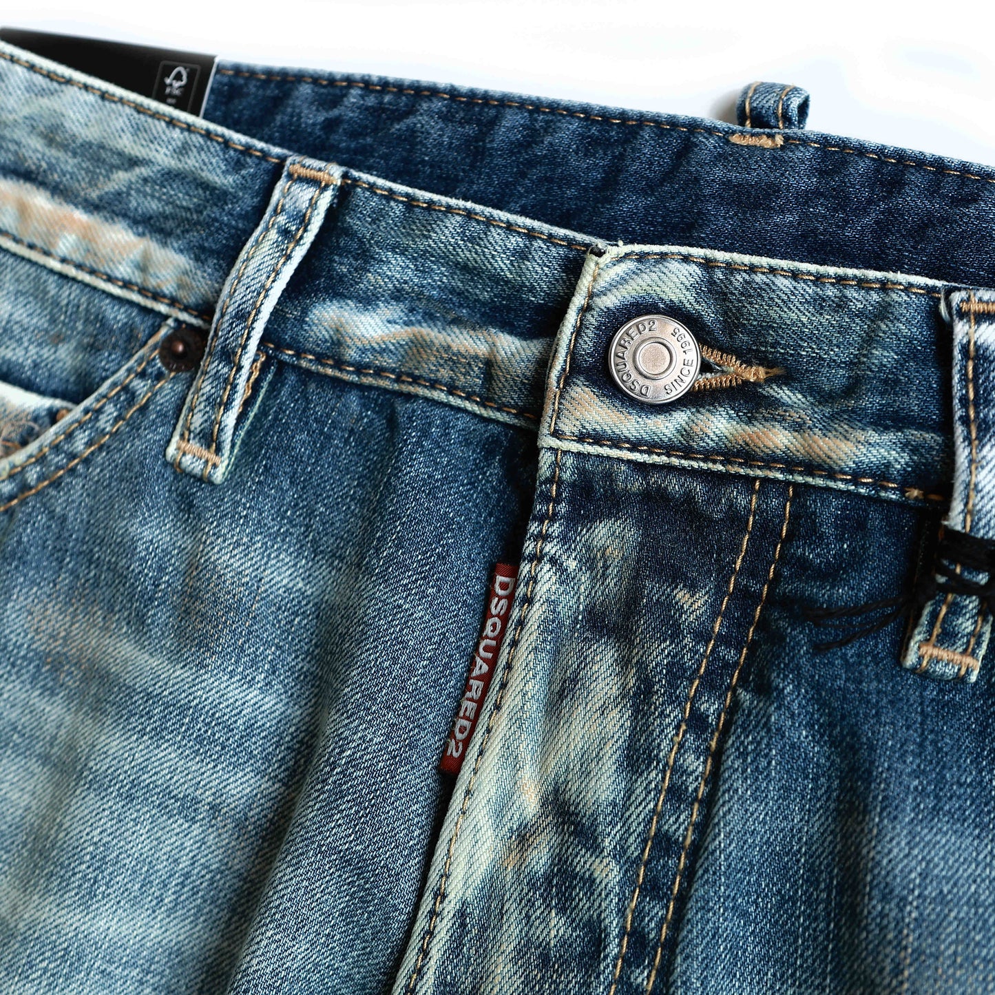 DSQUARED2 COOL GUY S74LB1757