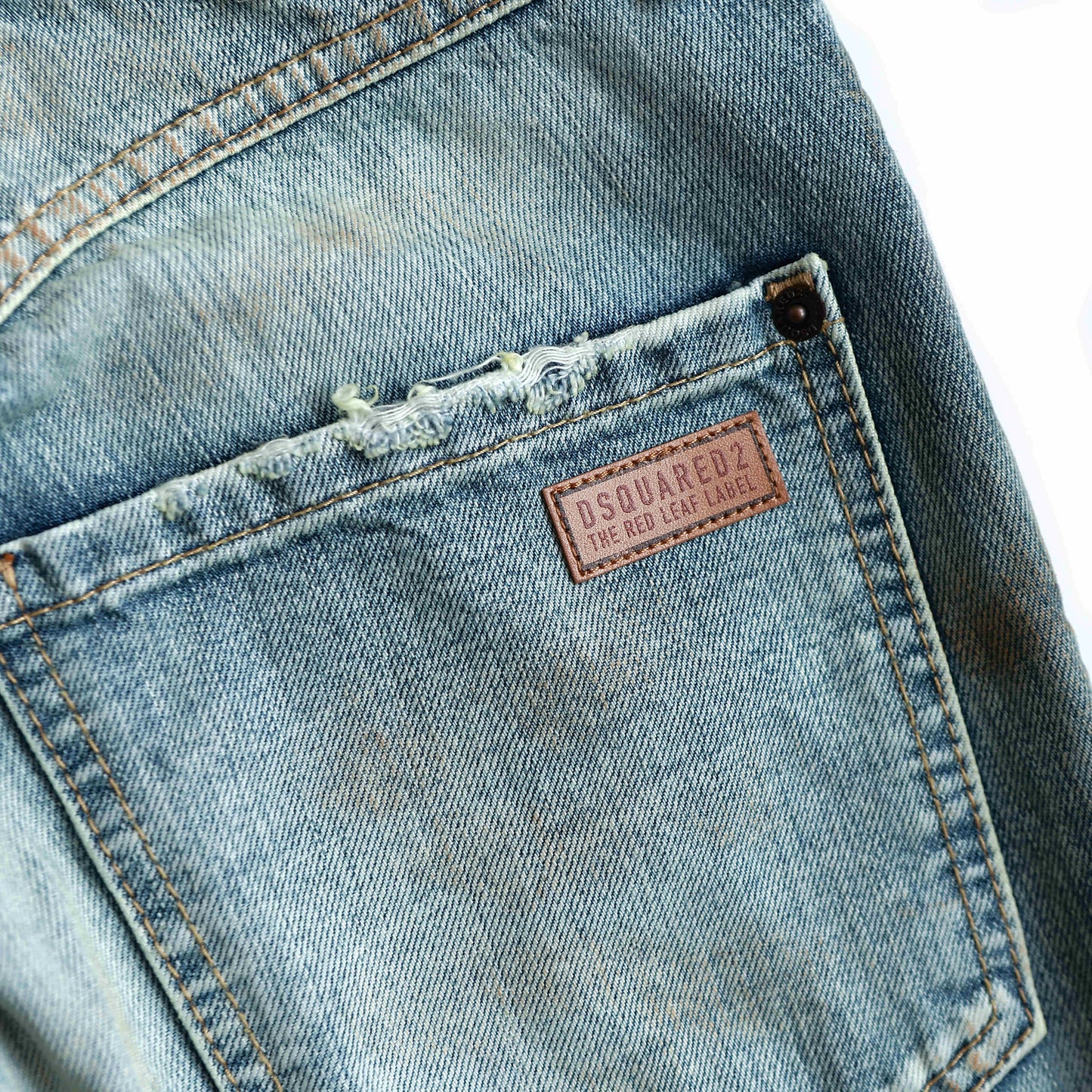 DSQUARED2 COOL GUY S74LB1757