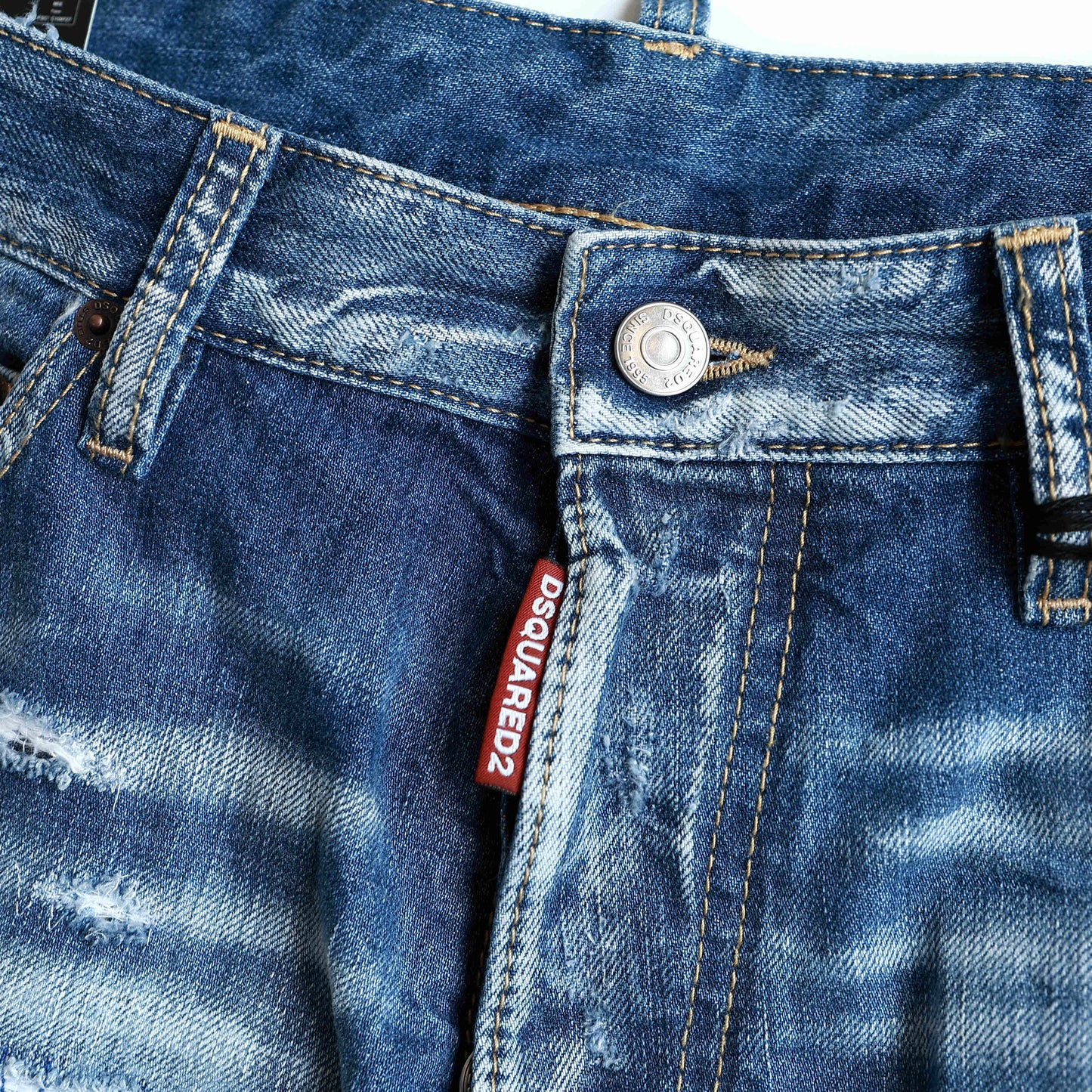 DSQUARED2 COOL GUY S74LB1648