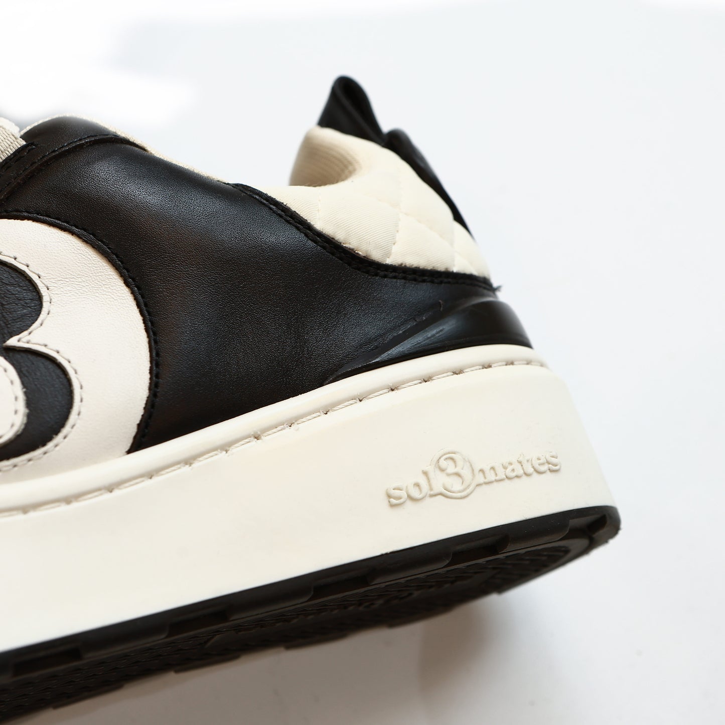 SOL3MATES 320 SNEAKER-BLACK WHITE