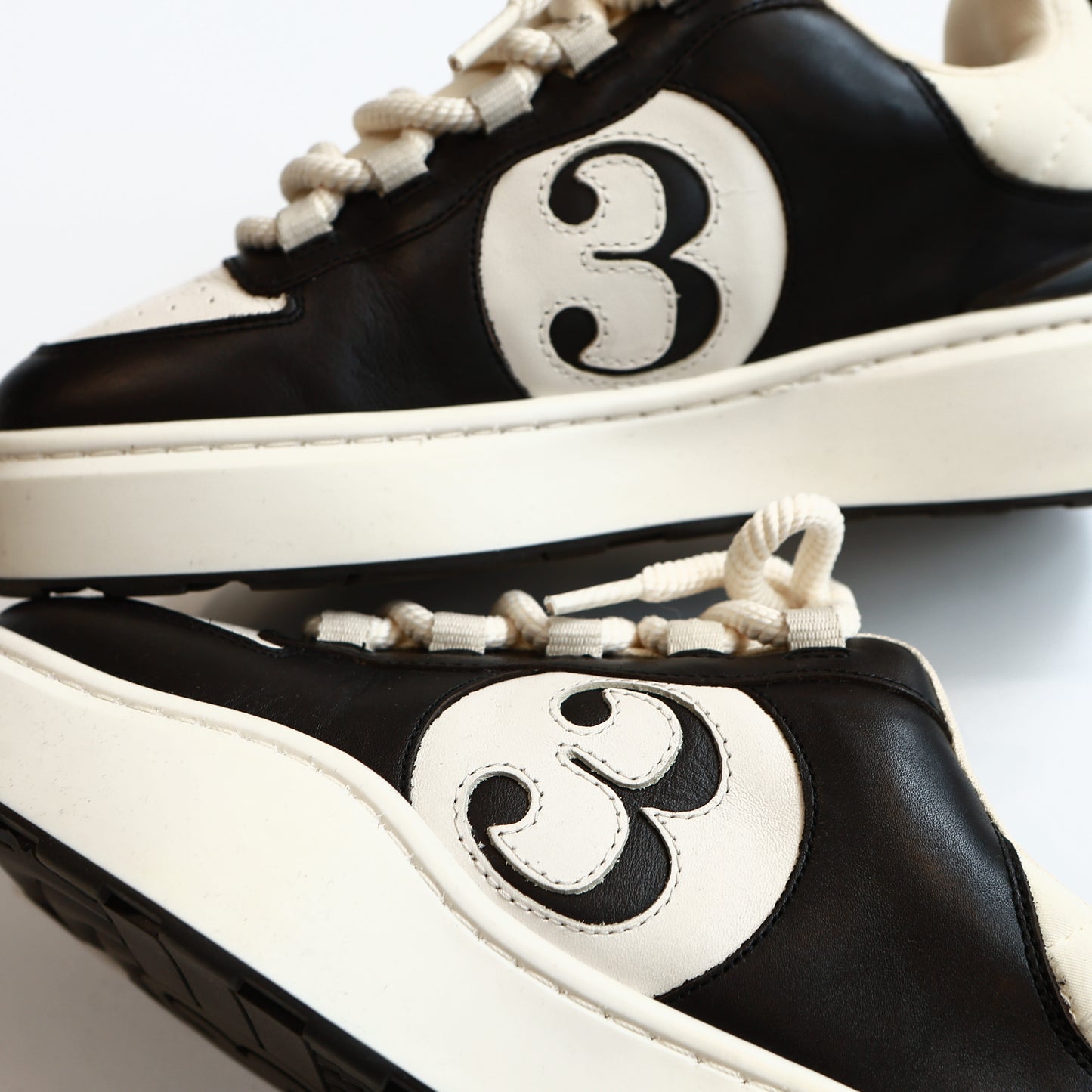 SOL3MATES 320 SNEAKER-BLACK WHITE