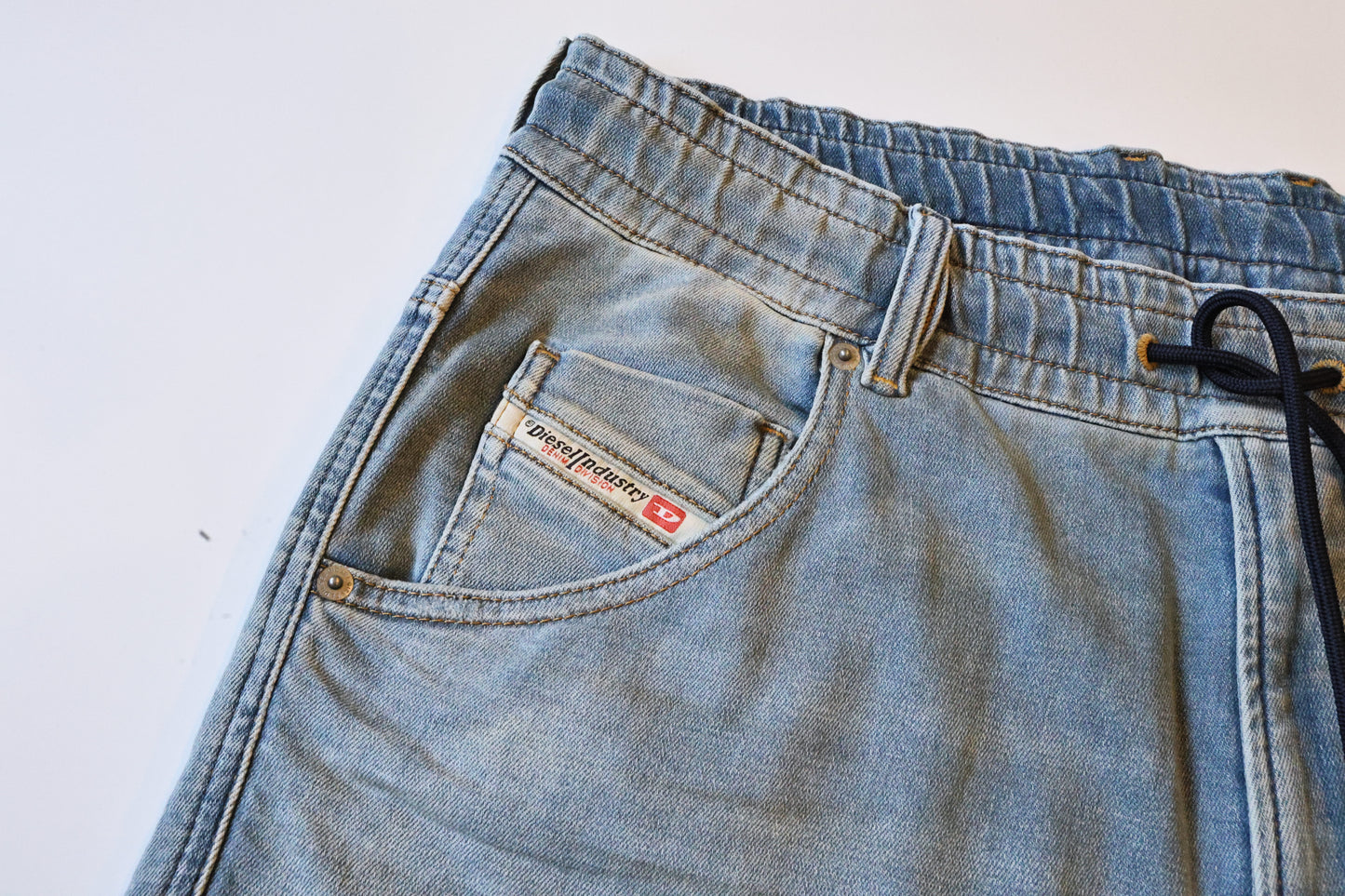 DIESEL 23FW D-KROOSHORT 068CW
